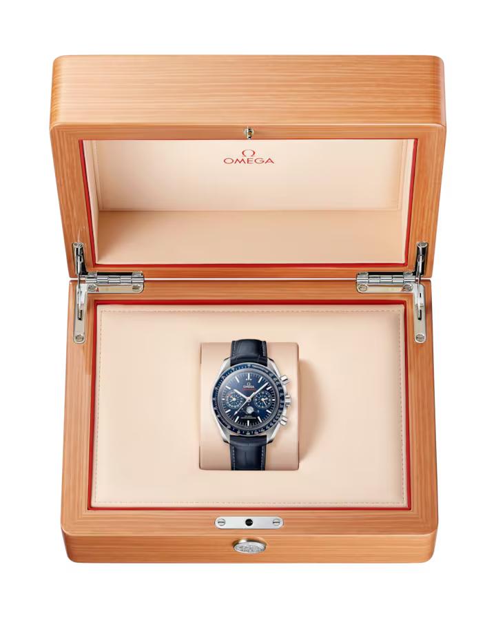 OMEGA Speedmaster Moonwatch Co-Axial Master Chronometer Moonphase Chronograph 44.25  mm